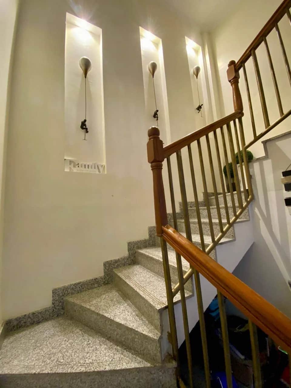 3 BEDROOM APARTMENT FOR RENT IN KILIMANI FROM KES 90,000 PER MONTH 3 BEDROOM APARTMENT FOR RENT IN KILIMANI FROM KES 90,000 PER MONTH